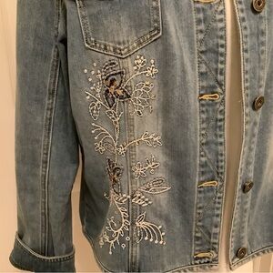 Denim jacket with embroidery